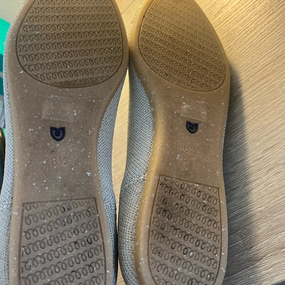 Rothy's Pointed Knit Flats in two tone Metallic Silver EUC - Picture 5 of 9